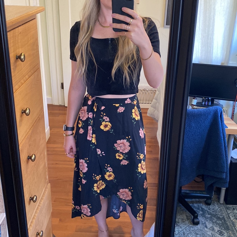 High waist black floral skirt